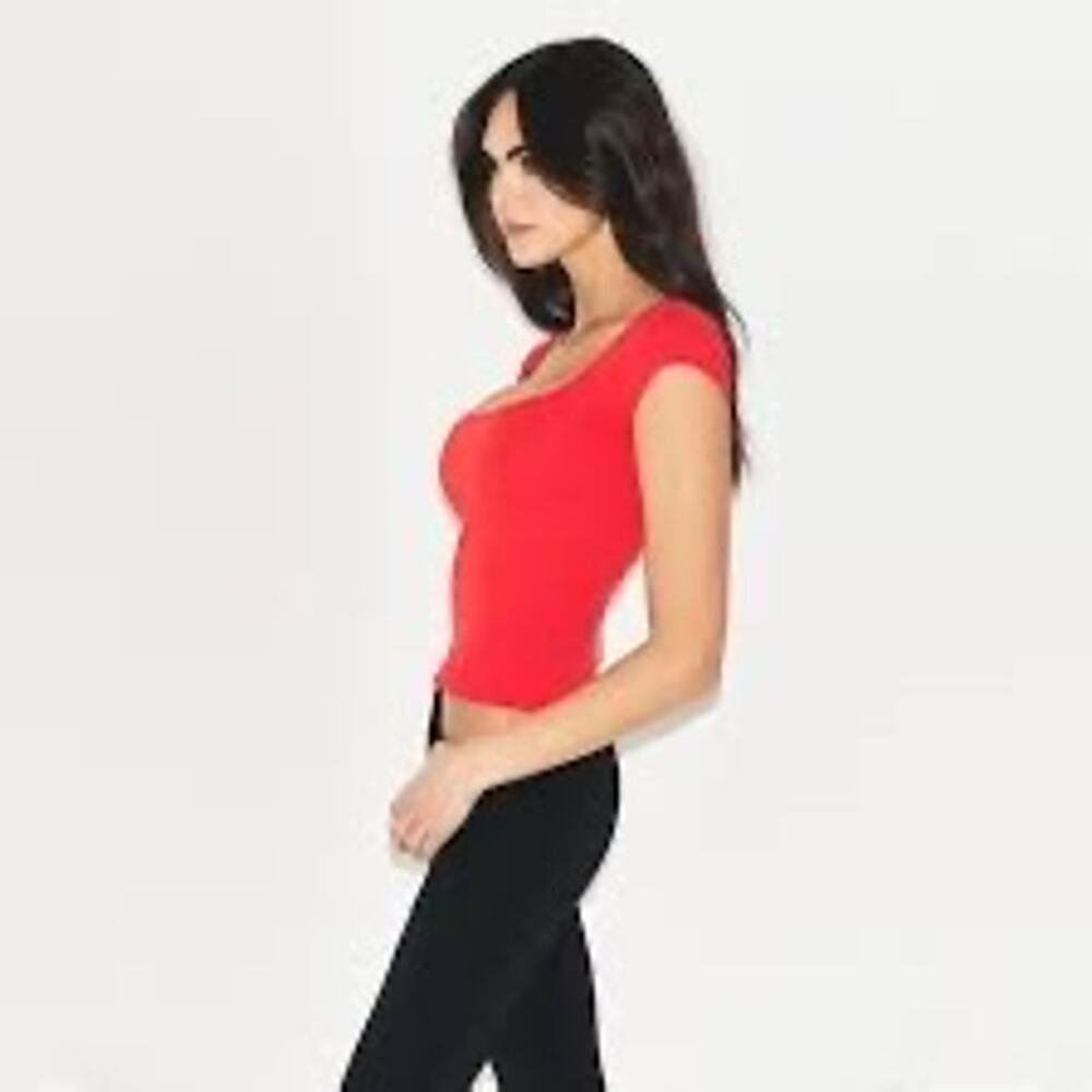 SKIMS Cotton Jersey Scoop Neck T Shirt Ruby Red Medium - Picture 7 of 7
